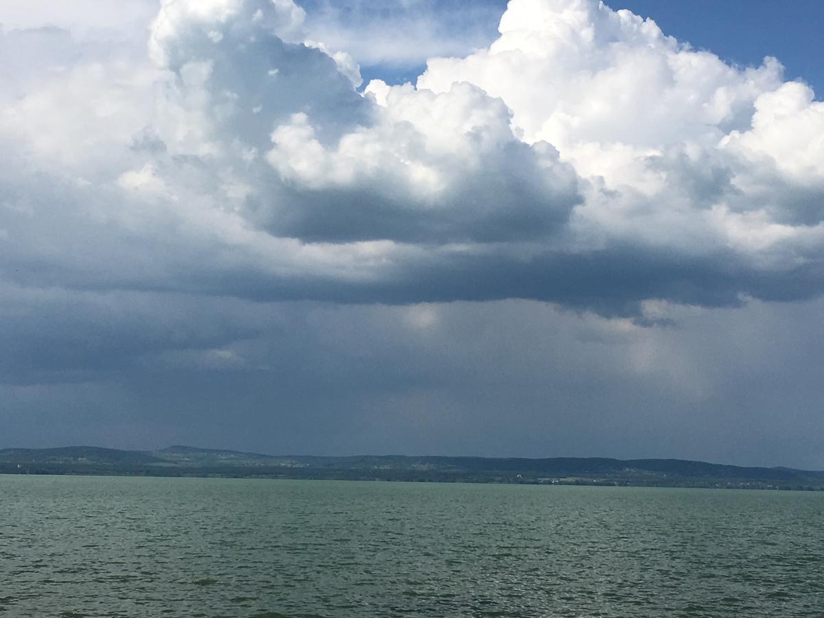 Beach Resident Balatonszárszó Buitenkant foto