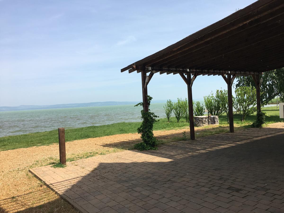 Beach Resident Balatonszárszó Buitenkant foto