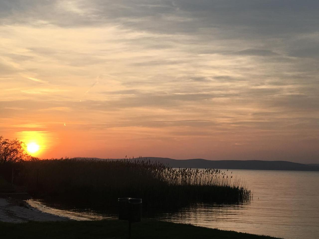 Beach Resident Balatonszárszó Buitenkant foto